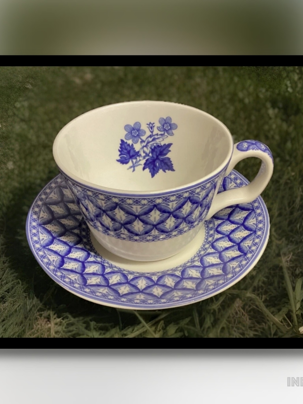 Spode Blue and White Floral Geranium Teacup with Saucer